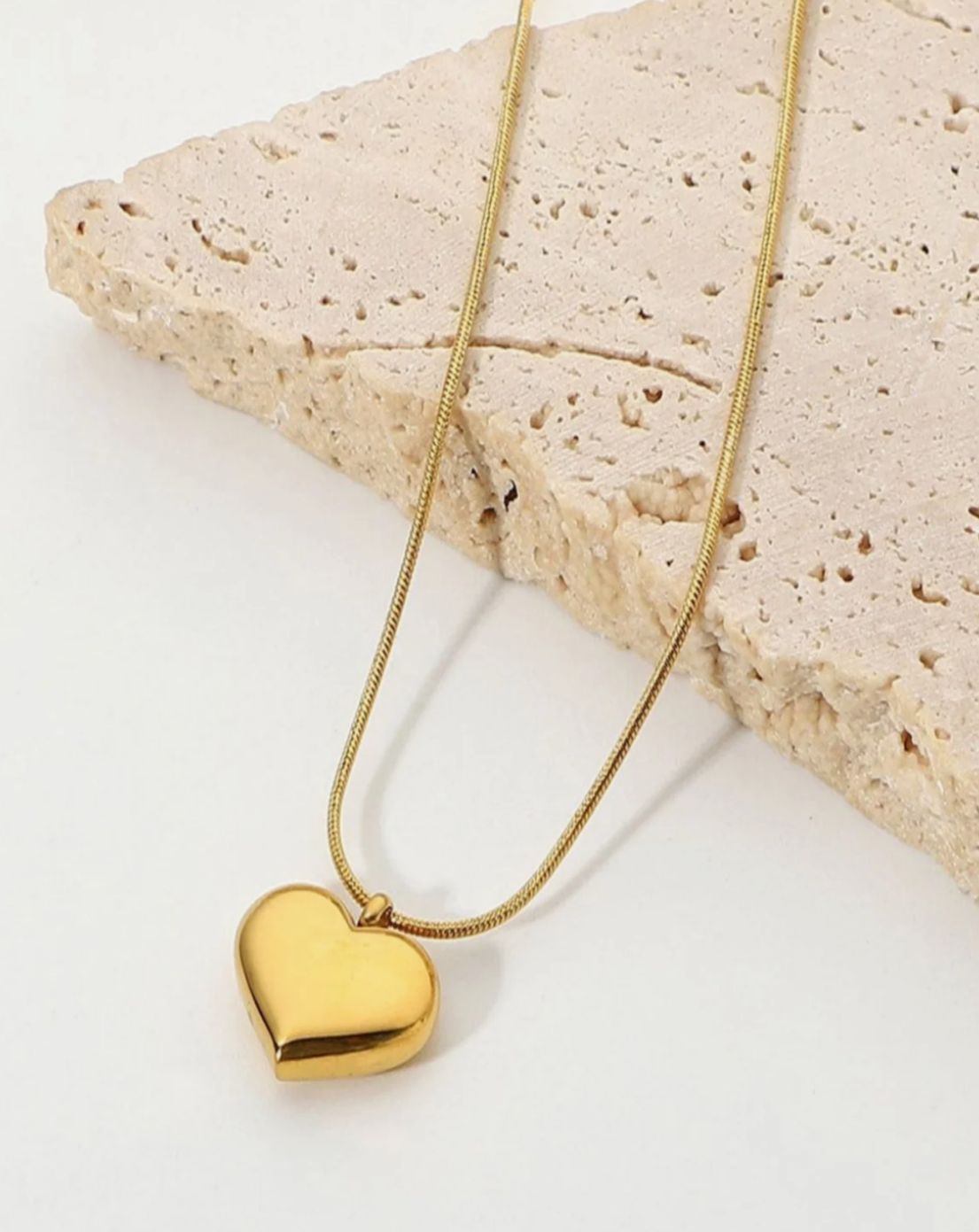 18K Gold Heart Pendant Necklace